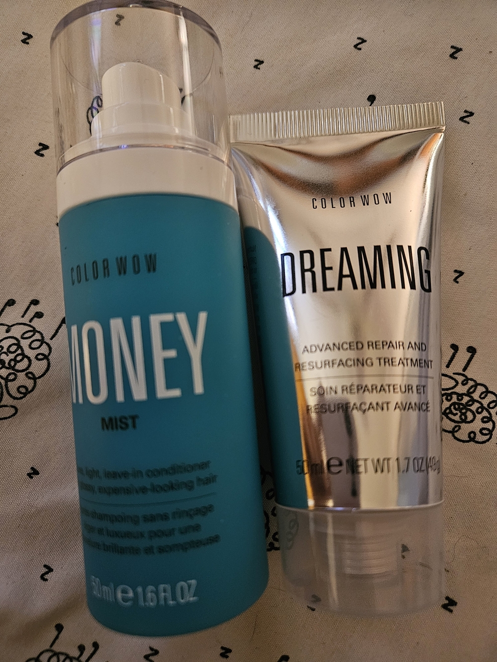 Color Wow Money Mist Leave-In Conditioner Spray in Blue
